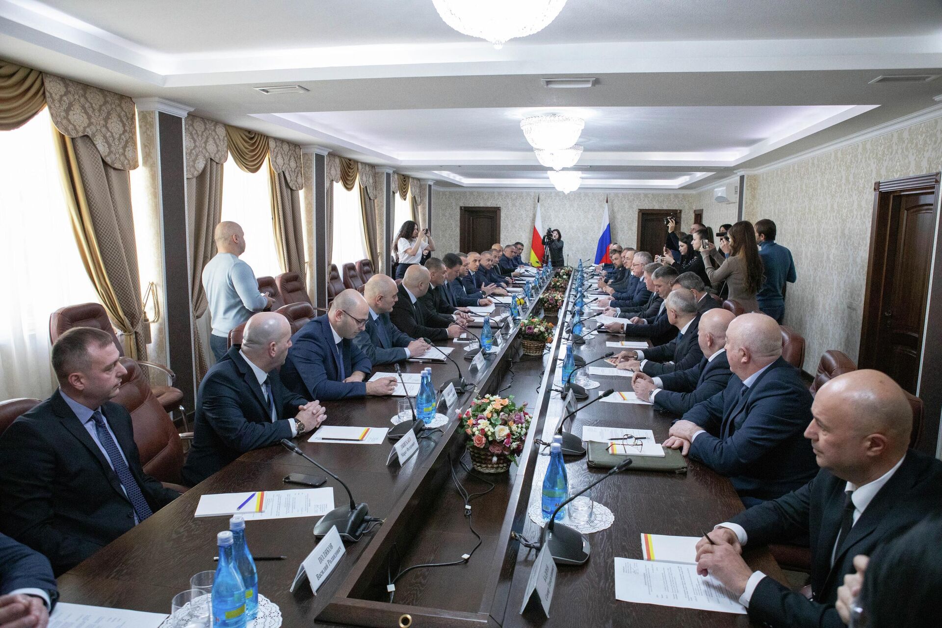 Встреча участников двустороннего комитета МВД Южной Осетии и Северной Осетии - Sputnik Южная Осетия, 1920, 05.12.2025