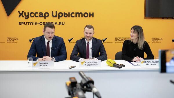 Аслан Лолаев и Александр Кудряшов  - Sputnik Южная Осетия