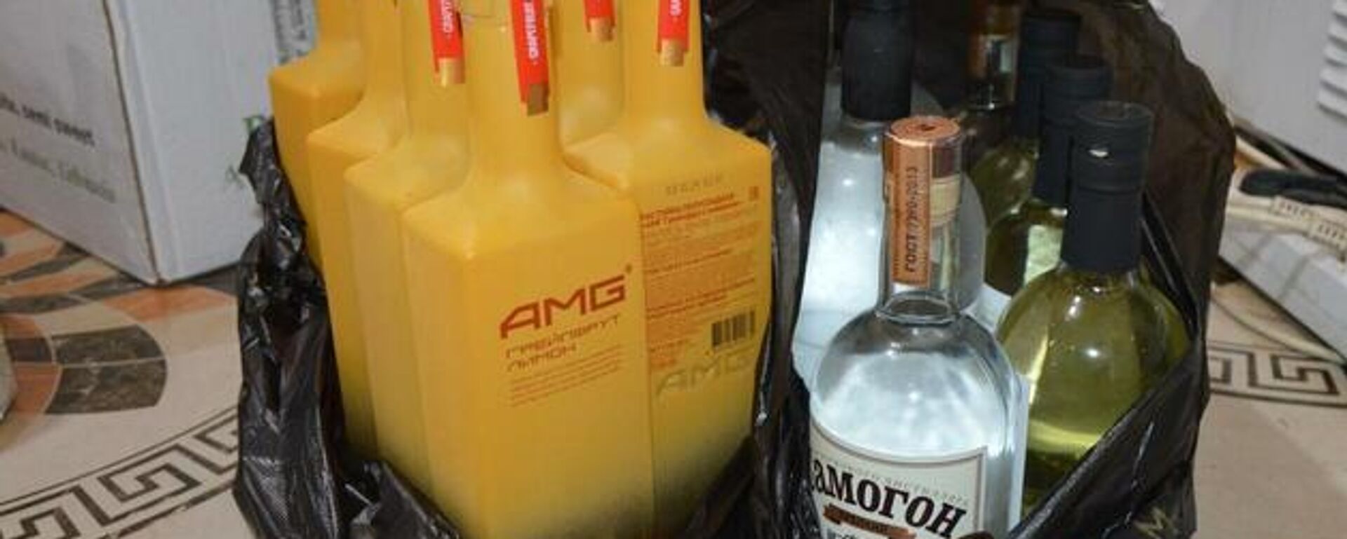 Изъятый в Цхинвале нелегальный алкоголь  - Sputnik Южная Осетия, 1920, 12.12.2025
