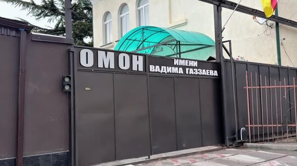 Президент Алан Гаглоев посетил ОМОН и ознакомился с ходом строительства казарм - Sputnik Южная Осетия