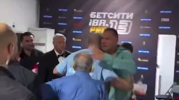 Мурат Гассиев вернул пояс чемпиона WBA Кубрату Пулеву как старшему в знак уважения - Sputnik Южная Осетия