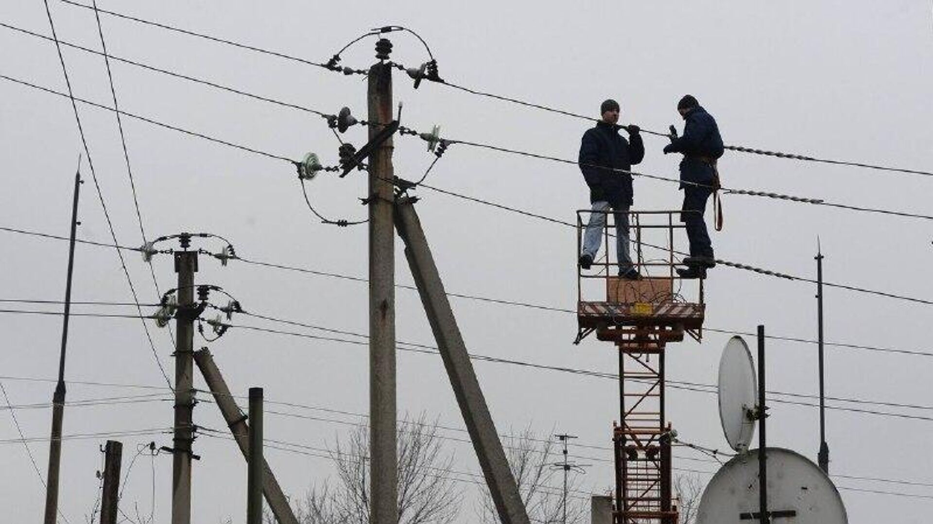 В Южной Осетии обесточены Ленингорский район и часть Цхинвальского района В Южной Осетии обесточены Ленингорский район и часть Цхинвальского района - Sputnik Южная Осетия, 1920, 13.12.2025