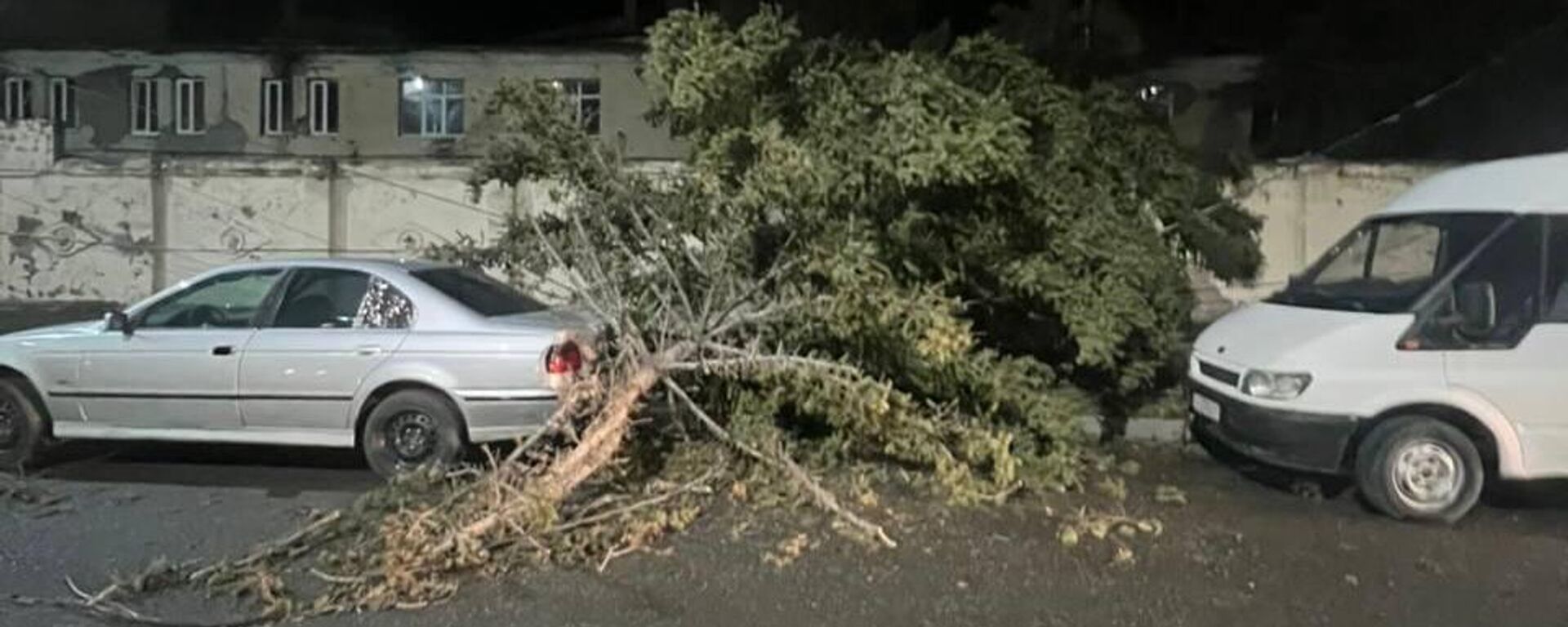 Последствия стихии в Цхинвале - Sputnik Южная Осетия, 1920, 14.12.2025