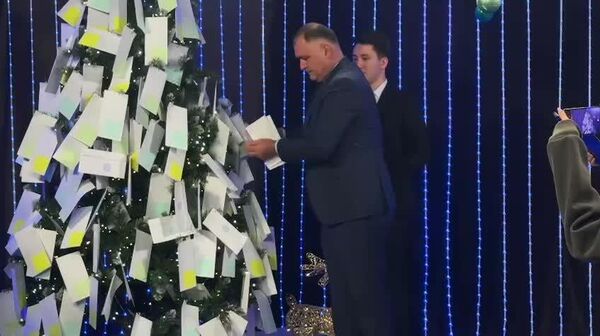 Президент Алан Гаглоев традиционно исполнит детские мечты - Sputnik Южная Осетия