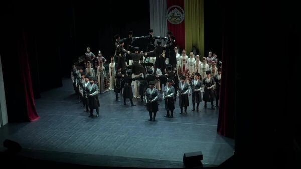 Единство в танце и музыке: легендарные Симд и Алан на одной сцене Южной Осетии - Sputnik Южная Осетия