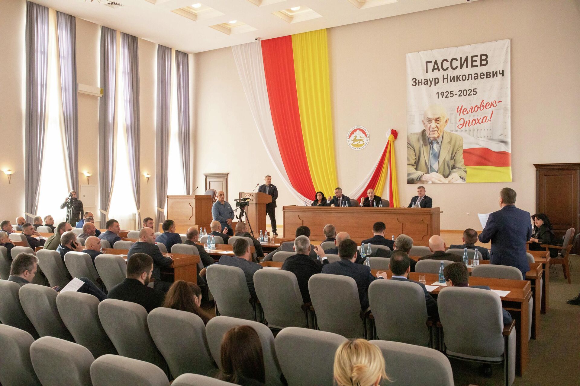 Сессия в парламенте - Sputnik Южная Осетия, 1920, 19.12.2025