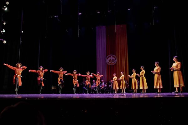 Совместный концерт ансамблей Симд и Алан в Южной Осетии - Sputnik Южная Осетия