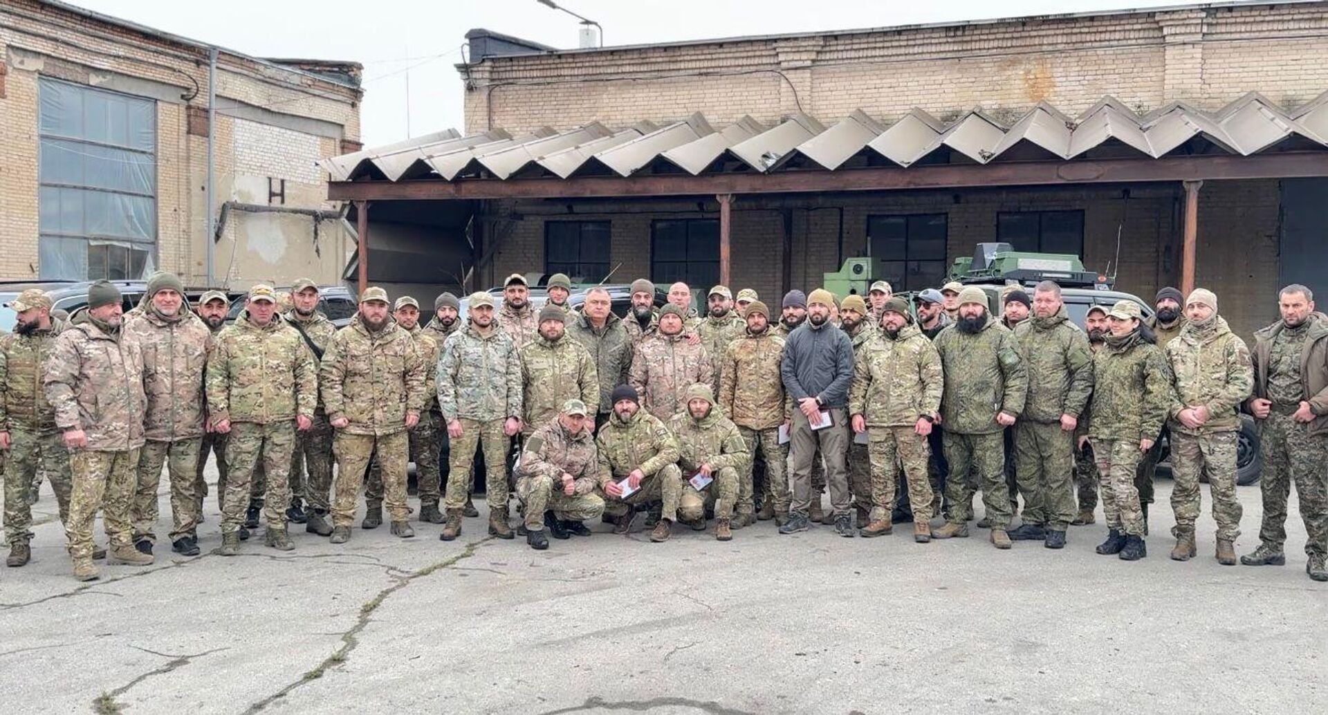 Президент Южной Осетии Алан Гаглоев посетил зону СВО и встретился с бойцами из Осетии Президент Южной Осетии Алан Гаглоев посетил зону СВО и встретился с бойцами из Осетии - Sputnik Южная Осетия, 1920, 18.12.2025