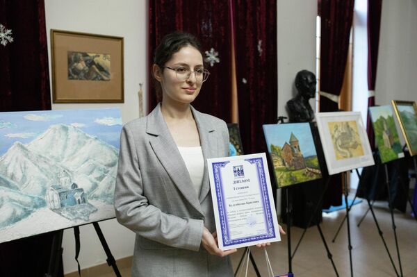 Выставка молодых художников в Цхинвале - Sputnik Южная Осетия