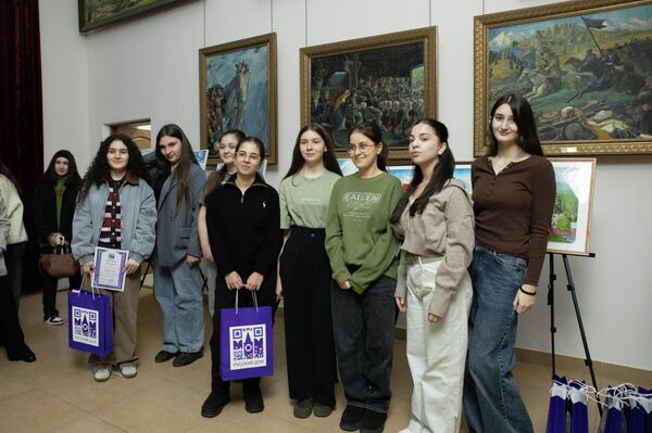 Выставка молодых художников в Цхинвале - Sputnik Южная Осетия