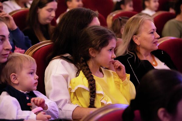 Посольство РФ в РЮО организовало праздничное мероприятие для детей в Цхинвале Посольство РФ в РЮО организовало праздничное мероприятие для детей в Цхинвале - Sputnik Южная Осетия