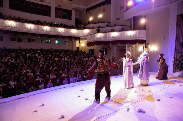 Посольство РФ в РЮО организовало праздничное мероприятие для детей в Цхинвале - Sputnik Южная Осетия