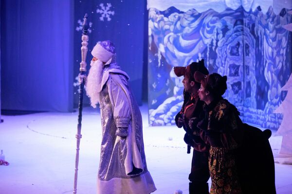 Посольство РФ в РЮО организовало праздничное мероприятие для детей в Цхинвале Посольство РФ в РЮО организовало праздничное мероприятие для детей в Цхинвале - Sputnik Южная Осетия