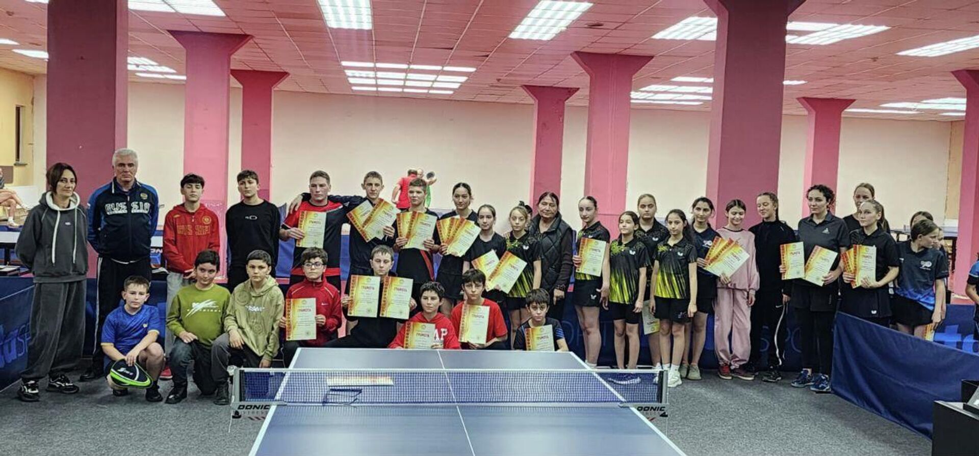 Спортсмены из Южной Осетии стали призерами чемпионата и первенства Северной Осетии по настольному теннису - Sputnik Южная Осетия, 1920, 22.12.2025