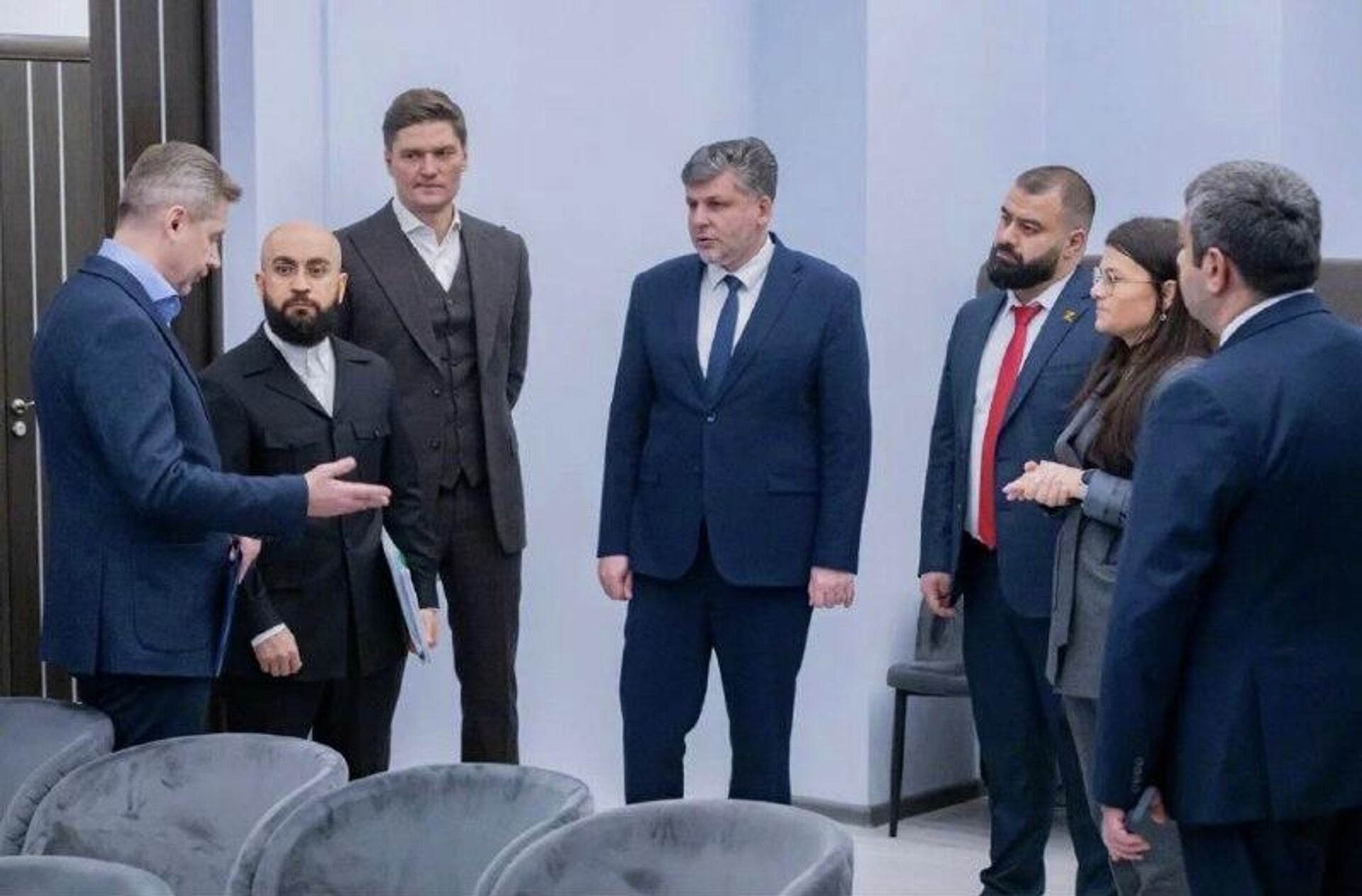 Южная Осетия и Фонд Защитники Отечества планируют открыть представительство и усилить помощь участникам СВО⁣⁣⠀⁣⁣⠀ - Sputnik Хуссар Ирыстон, 1920, 23.12.2025