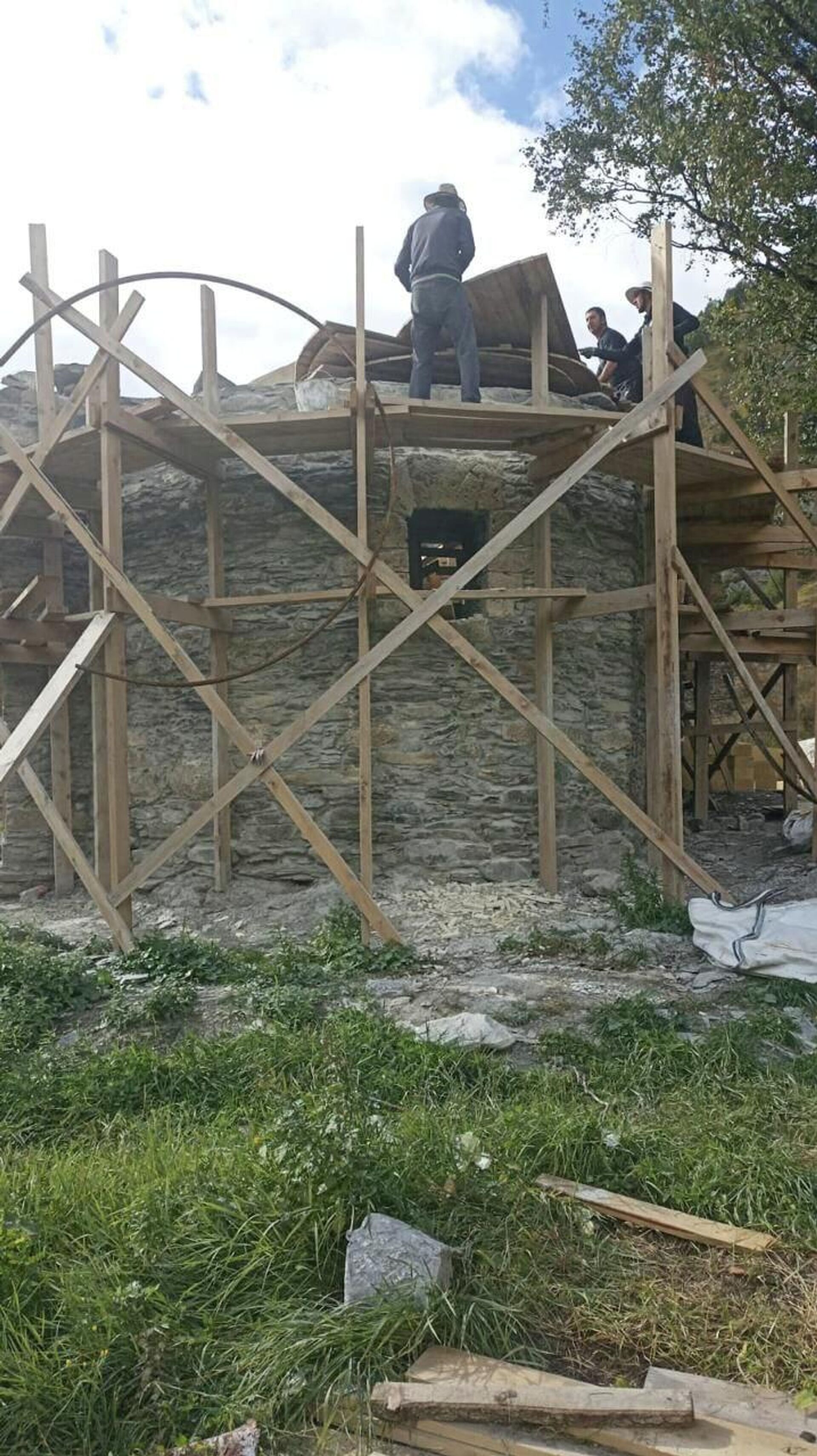 Восстановление храма Святого Георгия в Тлийском ущелье Южной Осетии - Sputnik Южная Осетия, 1920, 23.12.2025