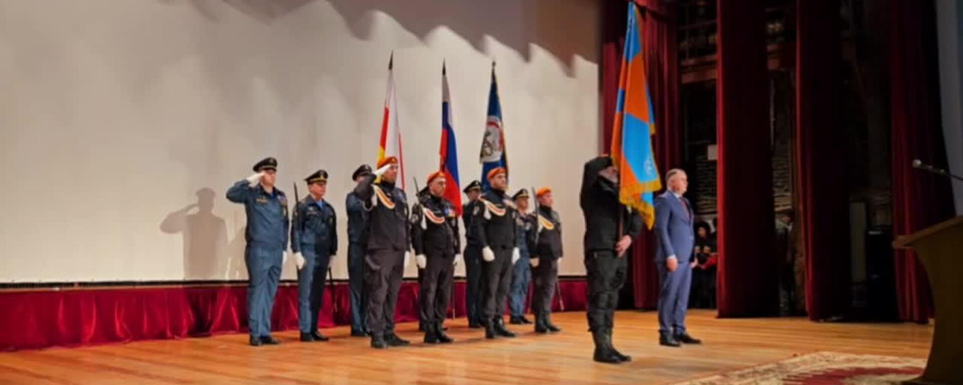 Когда возникают сложности, когда людям нужна срочная помощь, любой житель нашей республики в первую очередь обращается в МЧС — и вы всегда приходите - Sputnik Южная Осетия, 1920, 26.12.2025