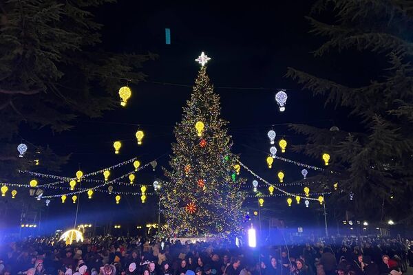 Открытие главной елки Южной Осетии в Цхинвале - Sputnik Южная Осетия