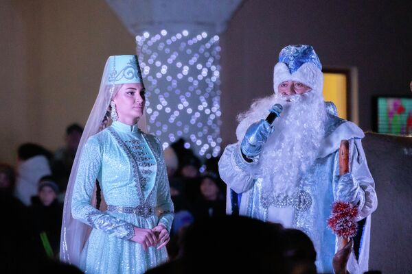 Открытие главной елки в Цхинвале - Sputnik Южная Осетия