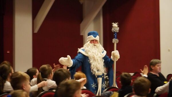 Новогоднее представление для детей в Северной Осетии - Sputnik Южная Осетия