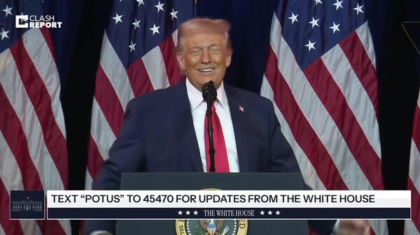 Трамп в ходе своего брифинга по ситуации с Венесуэлой стал пародировать трансгендеров*, участвующих в женских соревнованиях со штангой - Sputnik Южная Осетия