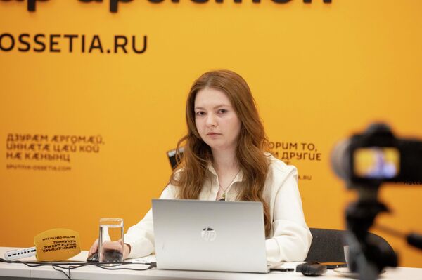 SputnikPro с Аленой Рутчиной. &quot;Съемка, монтаж, нейросети: какие инструменты используют современные медиа?&quot; - Sputnik Южная Осетия