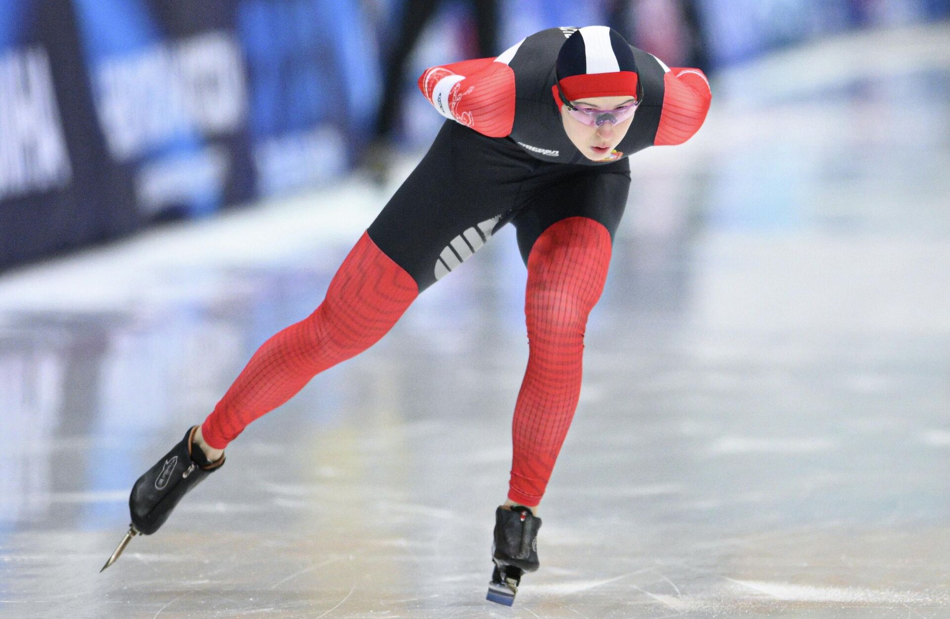 Анастасия Семёнова. Чемпионат России по конькобежному спорту. День третий - Sputnik Южная Осетия, 1920, 03.02.2026
