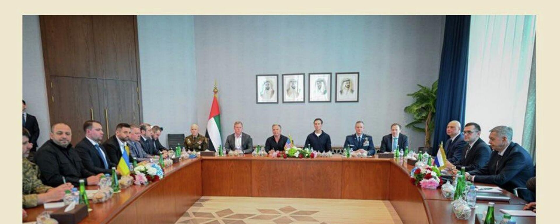 Второй раунд переговоров представителей РФ, США и Украины в Абу-Даби - Sputnik Южная Осетия, 1920, 04.02.2026