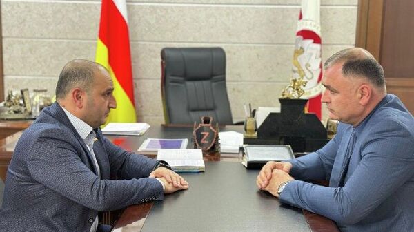 Президент Алан Гаглоев провёл рабочую встречу с генеральным прокурором Григорием Собаевым⠀ - Sputnik Южная Осетия