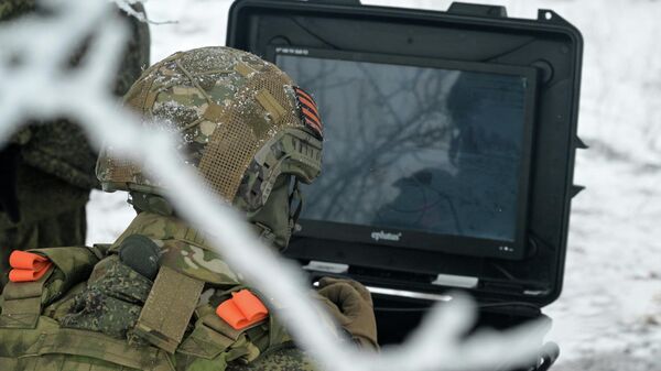 Оператор БПЛА. Архивное фото  - Sputnik Южная Осетия