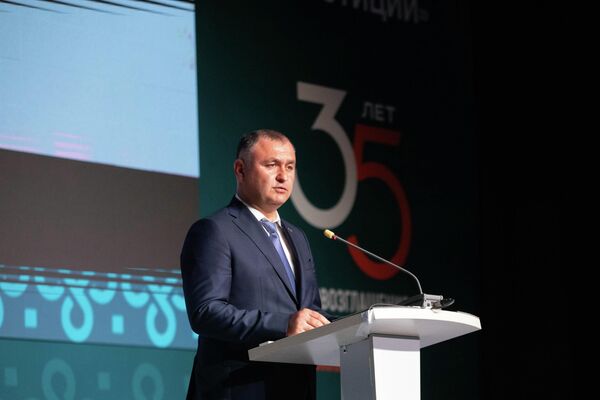 Алан Гаглоев на международном экономическом форуме "Горизонты инвестиций" - Sputnik Южная Осетия