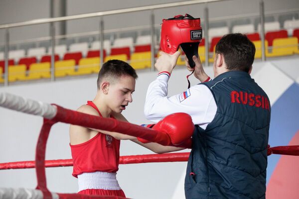 Советон Цæдисы спорты мастер боксæй, "Уацамонгæ"-йы ордены кавалер Кокойты Дзамблаты номарæн турнир боксæй æрыгæтты æхсæн - Sputnik Хуссар Ирыстон