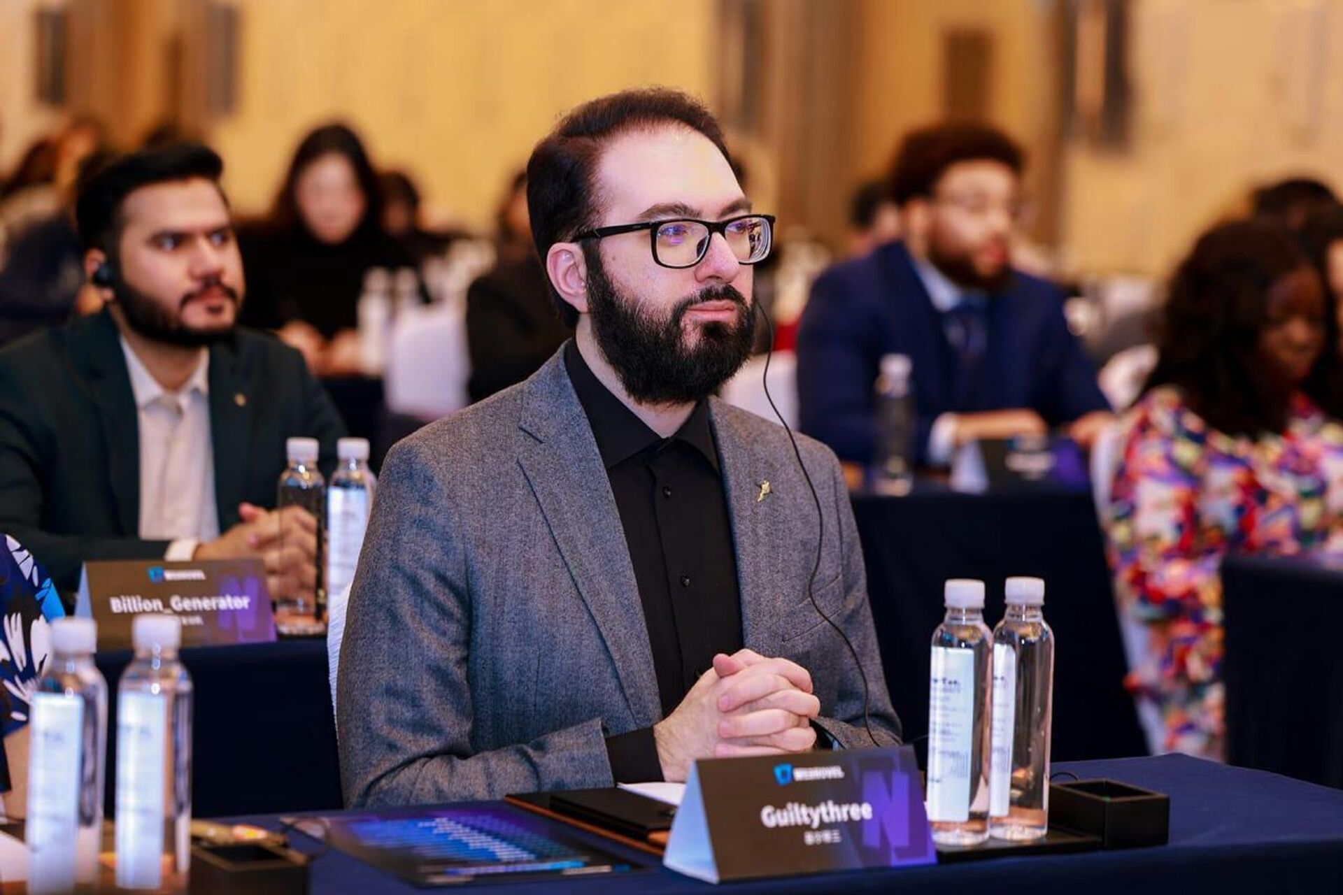 Осетинский писатель Барисби Алборов на церемонии вручения премии Webnovel в Шанхае - Sputnik Южная Осетия, 1920, 07.02.2026