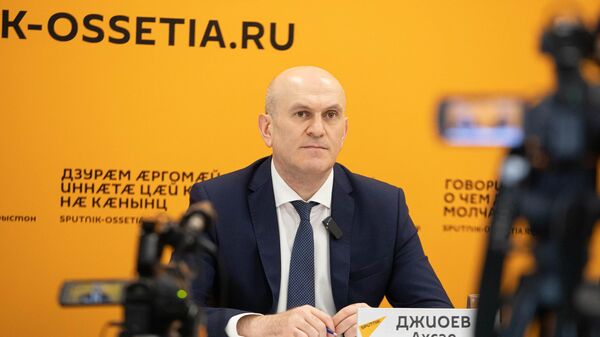 И.о. министра иностранных дел Южной Осетии Ахсар Джиоев о ценностях и задачах современной дипломатии - Sputnik Южная Осетия