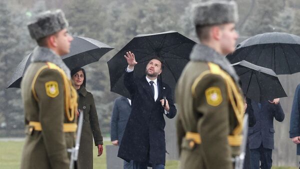 Вице-президент США Джей Ди Вэнс на мемориале жертвам Геноцида армян в Ереване. Архивное фото  - Sputnik Южная Осетия
