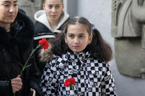 Мероприятие у памятника Пушкину в Цхинвале, посвященное годовщине гибели поэта - Sputnik Южная Осетия