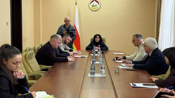 Заседание комитета Парламента Республики Южная Осетия по законодательству, законности и местному самоуправлению  - Sputnik Южная Осетия