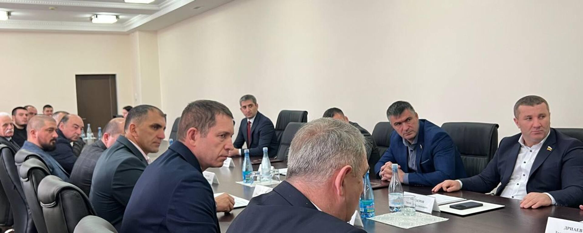 Президиум парламента Южной Осетии вынес на сессию вопрос о назначении премьер-министра  - Sputnik Южная Осетия, 1920, 11.02.2026