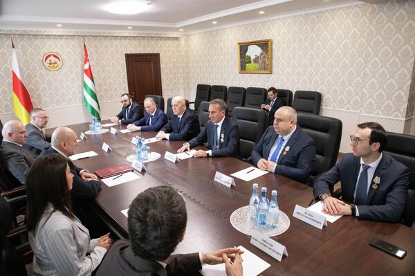 Подписание Плана консультаций между МИД РЮО и МИД Абхазии на 2026-2027 гг - Sputnik Южная Осетия