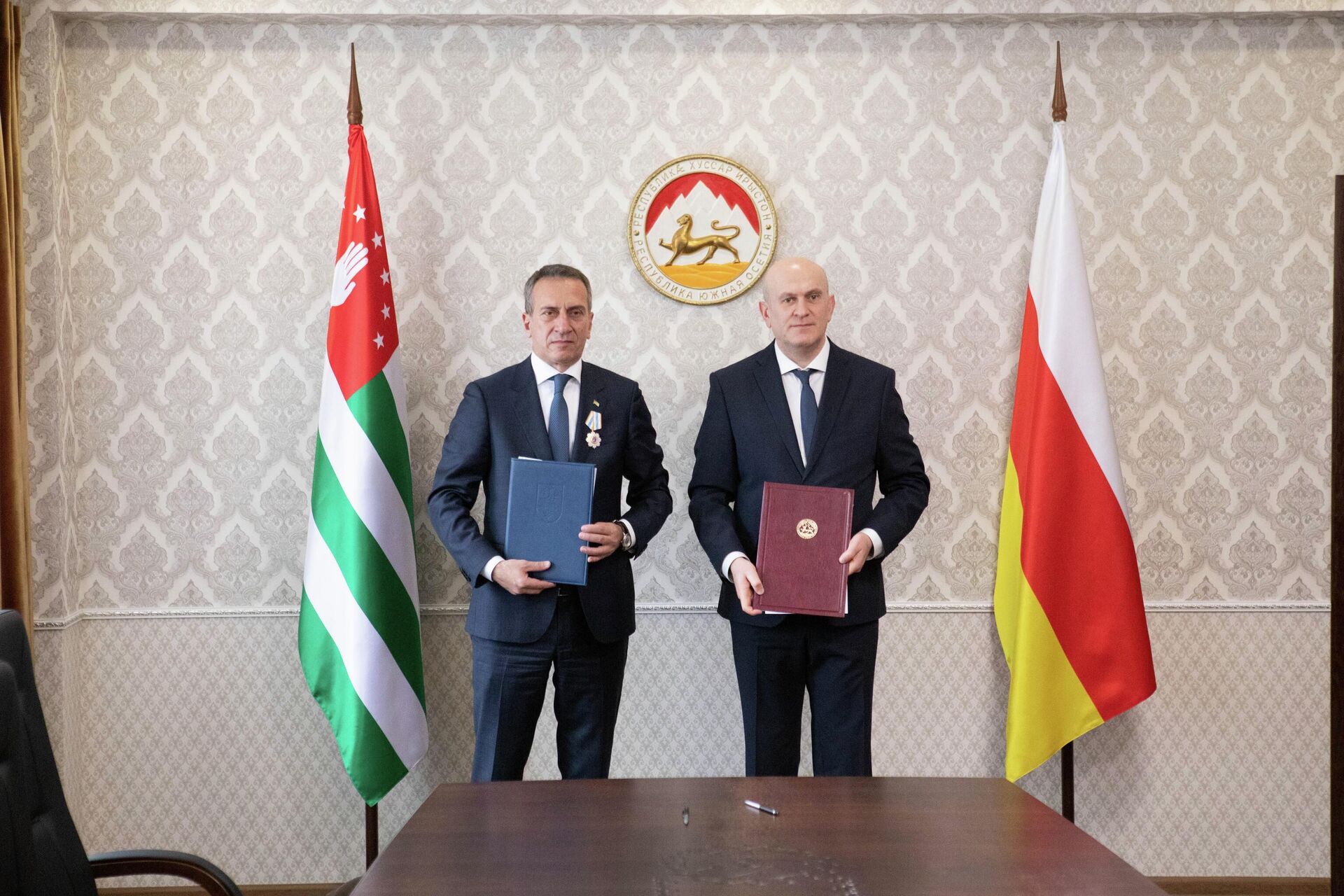 Подписание Плана консультаций между МИД РЮО и МИД Абхазии на 2026-2027 гг - Sputnik Хуссар Ирыстон, 1920, 17.02.2026