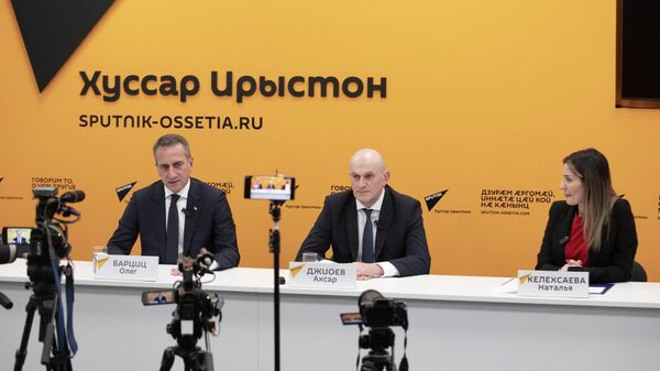 Итоги визита главы МИД Абхазии в Южную Осетию обсудили в Sputnik - Sputnik Южная Осетия