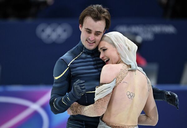 Испанские фигуристы выступают на XXV зимних Олимпийских играх в Милане - Sputnik Южная Осетия