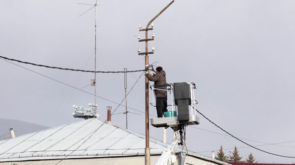 Электромонтер за работой - Sputnik Южная Осетия
