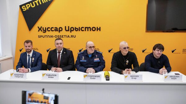 Пресс-конференция по итогам Международного форума Знание. Герои в Южной Осетии - Sputnik Южная Осетия