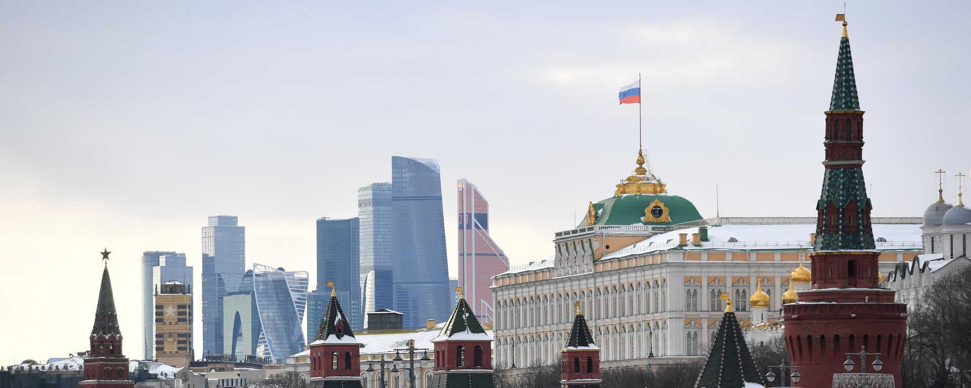 Московский Кремль и Кремлевская набережная. Архивное фото - Sputnik Южная Осетия, 1920, 24.02.2026