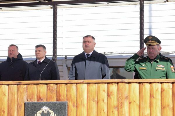 Президент Алан Гаглоев передал Министерству обороны РЮО партию современных дронов Президент Алан Гаглоев передал Министерству обороны РЮО партию современных дронов - Sputnik Южная Осетия