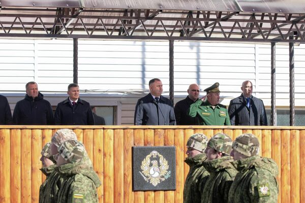 Президент Алан Гаглоев передал Министерству обороны РЮО партию современных дронов Президент Алан Гаглоев передал Министерству обороны РЮО партию современных дронов - Sputnik Южная Осетия