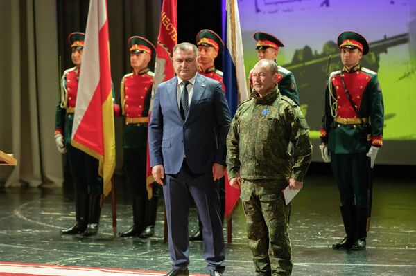 Торжественное собрание посвященное Дню защитника Отечества - Sputnik Южная Осетия