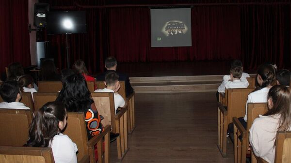 
В Цхинвале прошел показ фильма о легендарной Буханке в рамках фестиваля RT.Док - Sputnik Южная Осетия