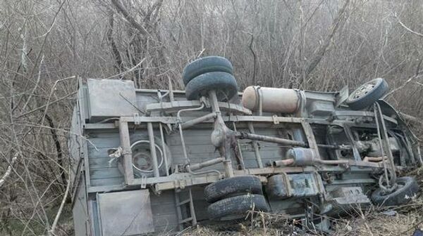 Газель опрокинулась в кювет в Знаурском районе - Sputnik Южная Осетия